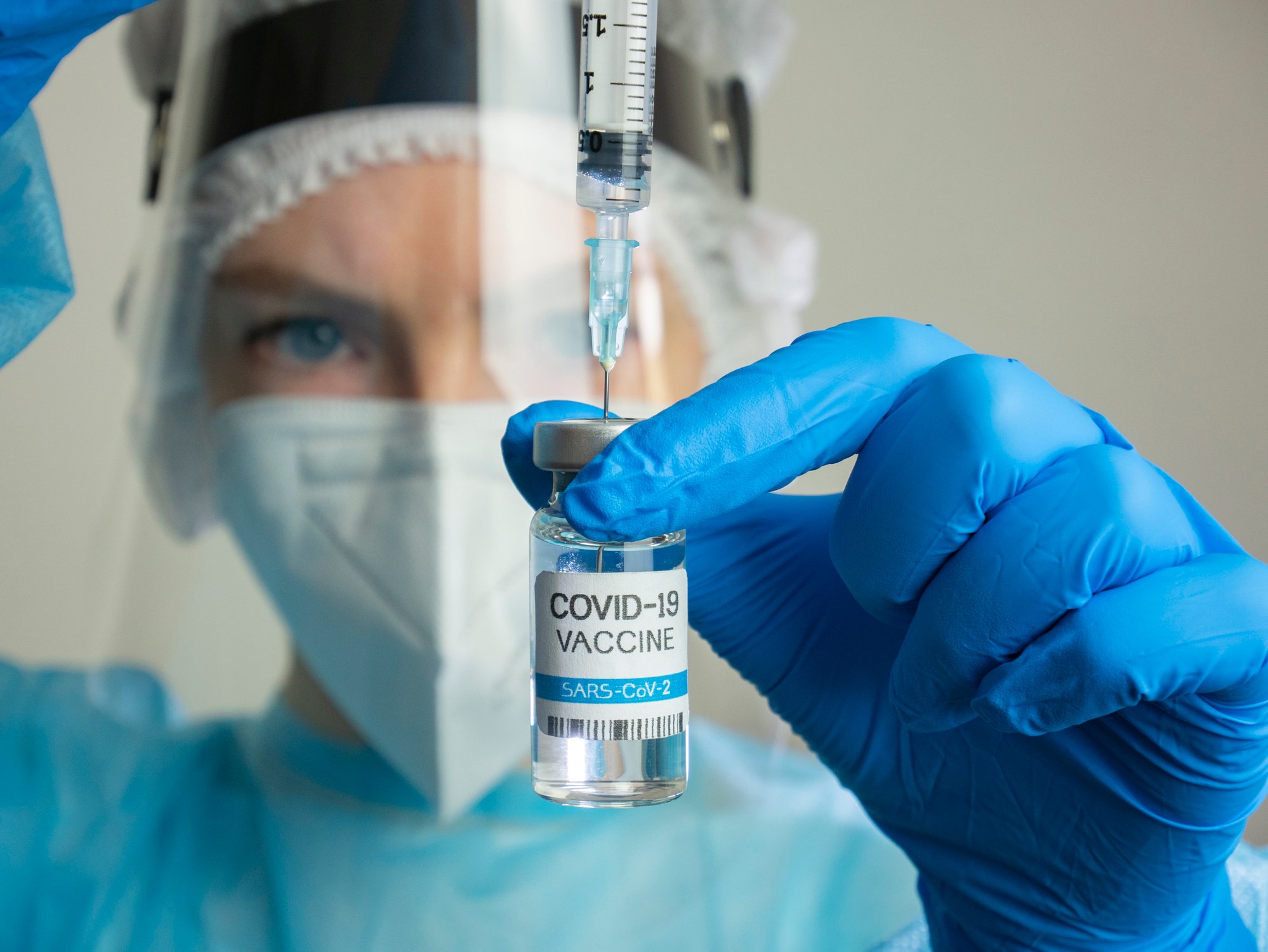 Izraeli tanulmány: A negyedik koronavírus elleni vakcina nem biztosít elegendő védelmet az omikronnal szemben